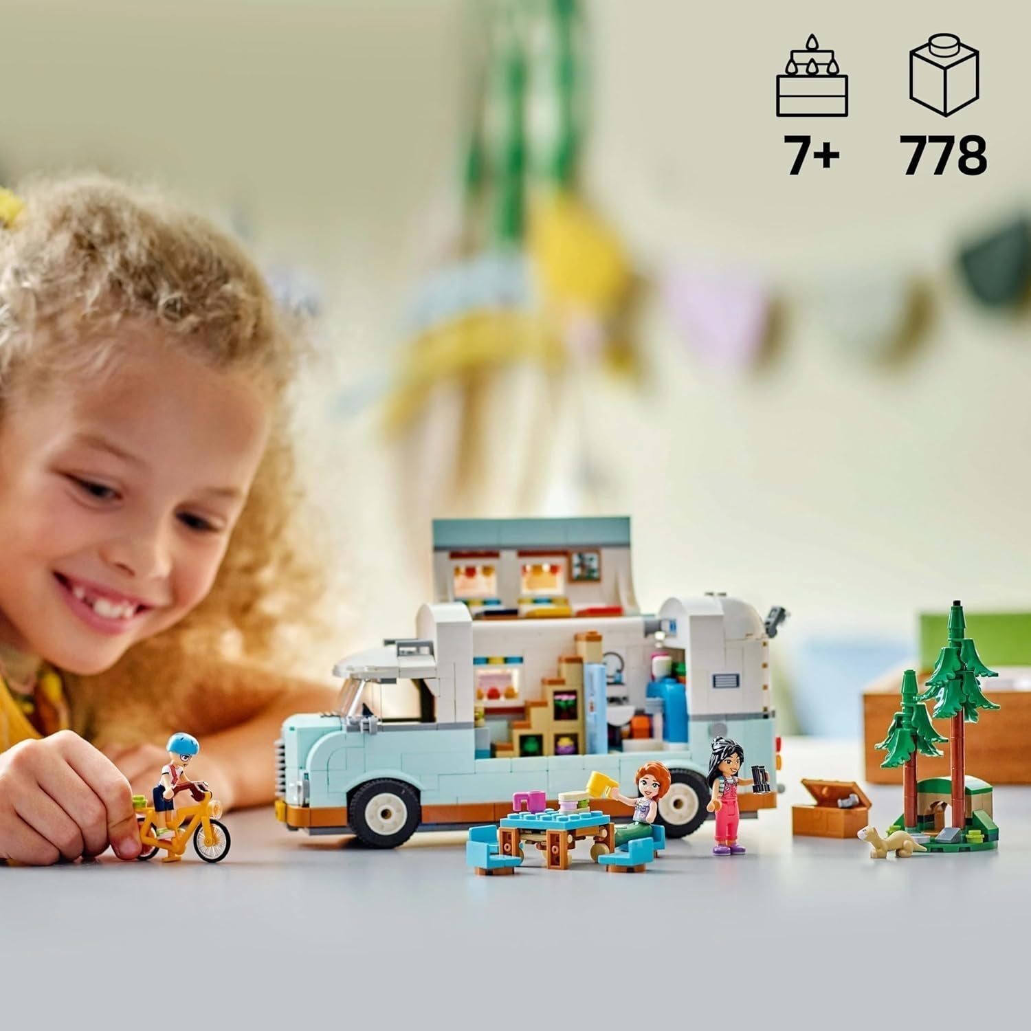 Przyczepa LEGO Friends, zestaw do budowania do odgrywania ról z przyczepą kempingową, prezent dla dziewczynek w wieku od 7 lat, kreatywny zestaw z 3 minifigurkami i figurką zwierzątka fretki 42663 Zestawy do budowania Besuche den LEGO-Store