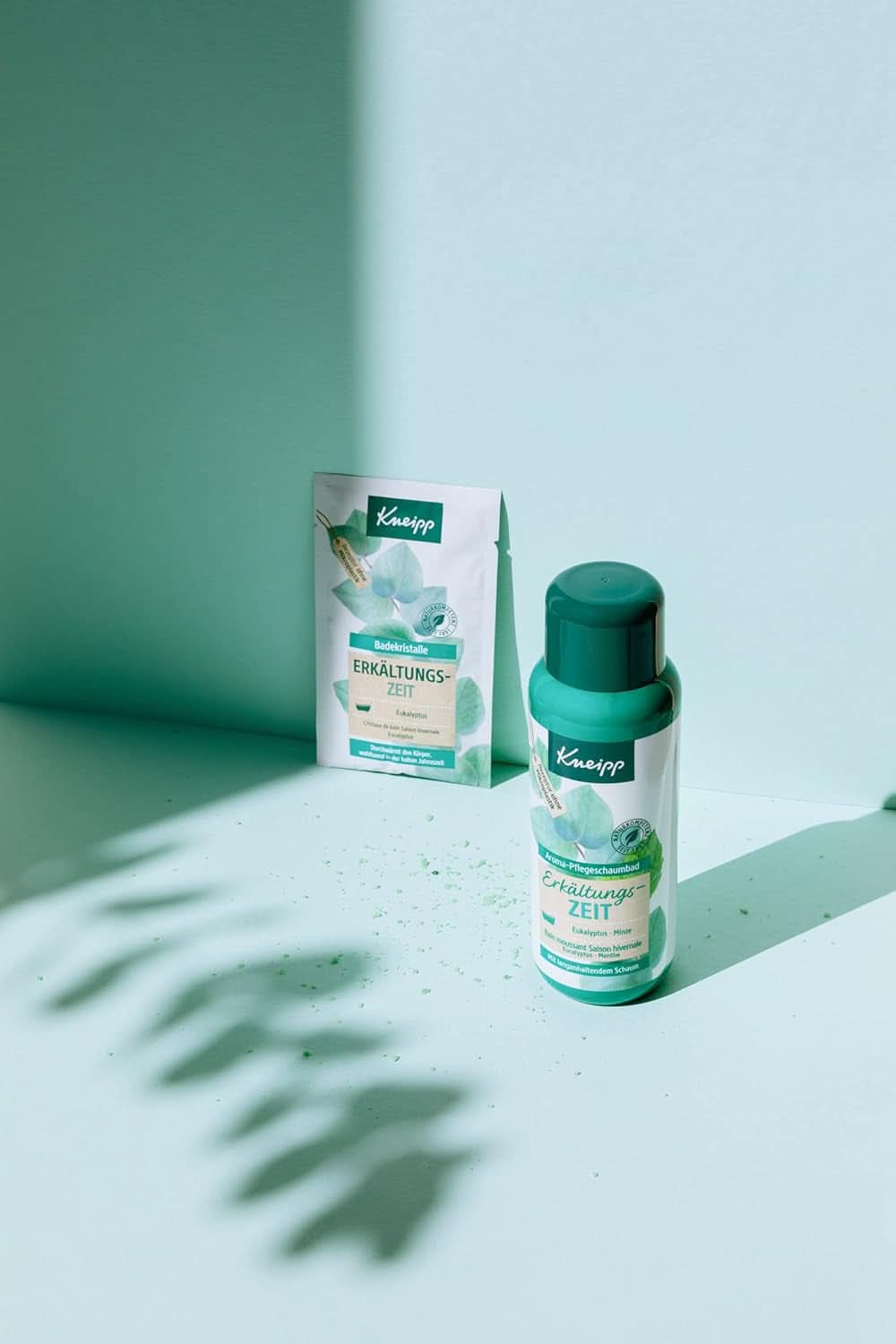 Kneipp Aroma Foam Bath Cold Season, dodatek do kąpieli z naturalnymi olejkami eterycznymi z eukaliptusa i mięty, 400 ml Prysznic i kąpiel Naty Shop