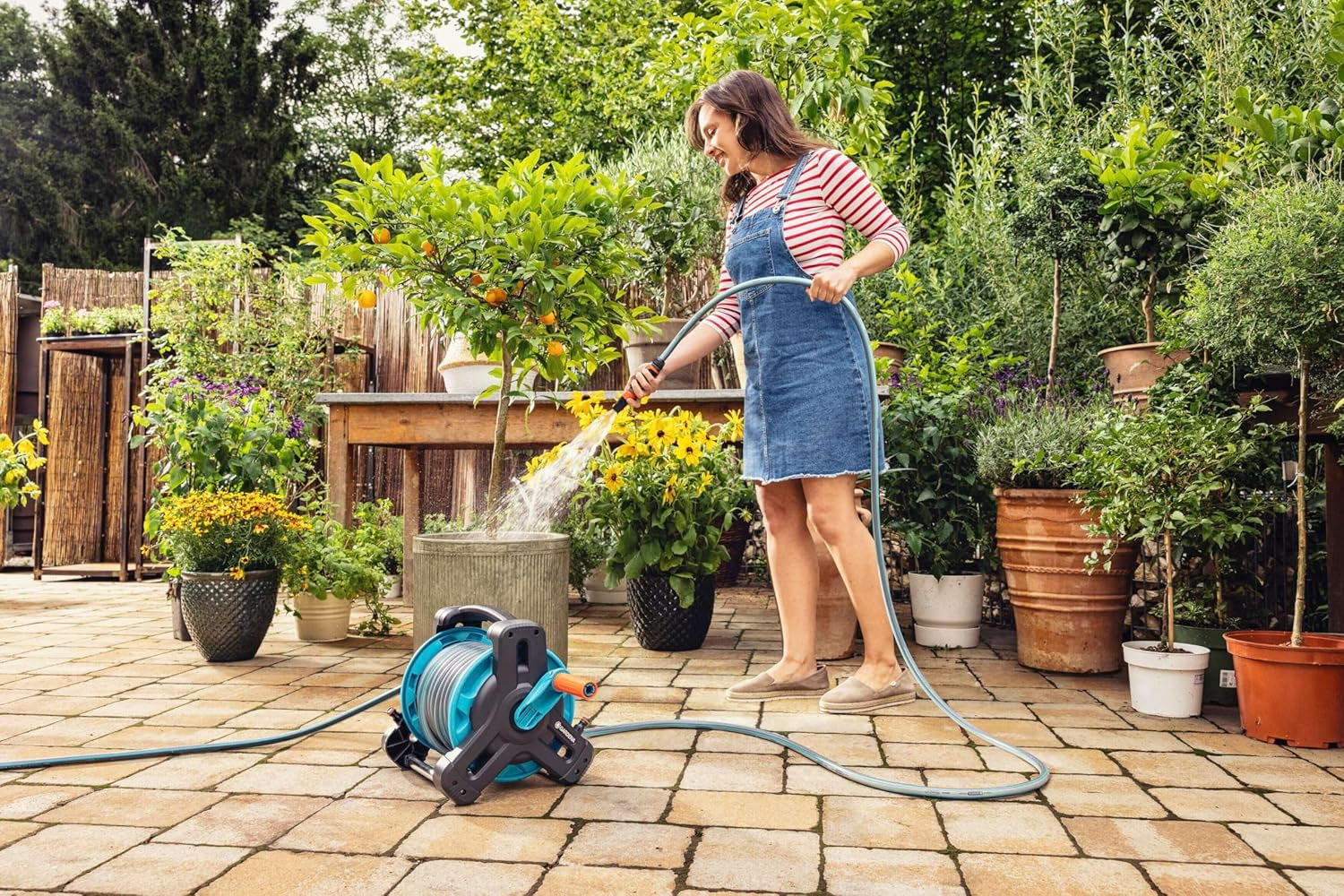 Furtun Gardena Classic 19 mm (3/4 inch), 20 m: Furtun de grădină universal fabricat din material textil robust, țesut încrucișat, presiune de spargere de 22 bar, rezistent la UV, fără componente de sistem, garanție de 12 ani (18022-20)