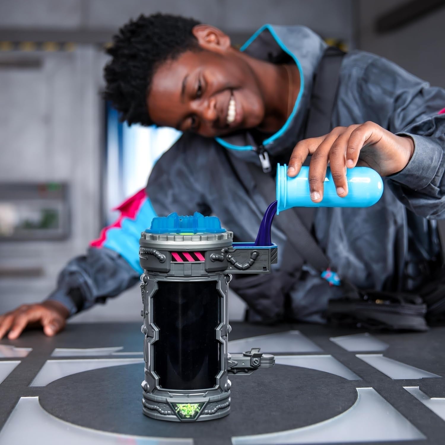 Przeprowadzki; Poruszaj największą bestią. Doświadcz i stwórz figurkę Stealth Panther firmy Mrbeast. 3 do zebrania: Iconic Panther, Stealth Panther, Metallic Panther Figurki Naty Shop