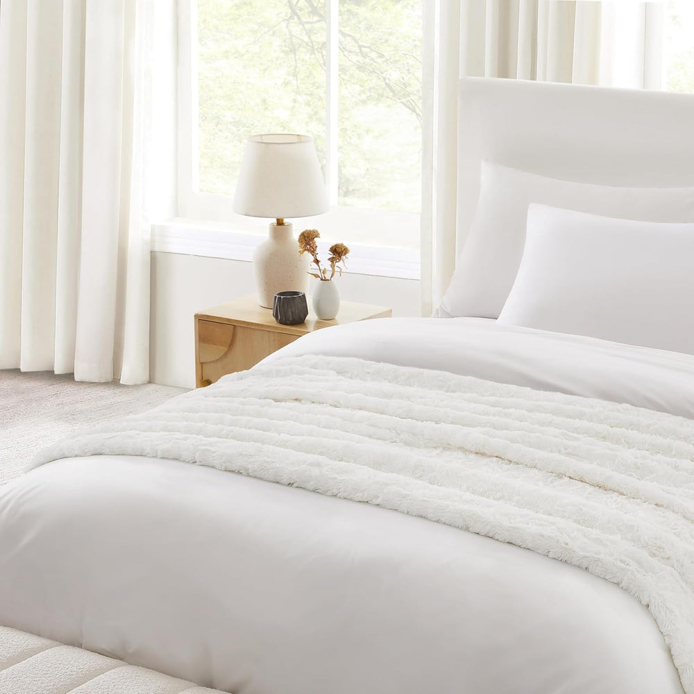 UGG Adalee 10483 Miękki koc ze sztucznego futra, dwustronny, luksusowy, przytulny, puszysty, puszysty, styl hotelowy, Boho, dekoracja wnętrz, miękki, luksusowy, wygodne koce na kanapę, 178 x 127 cm, łóżka i koce UGG