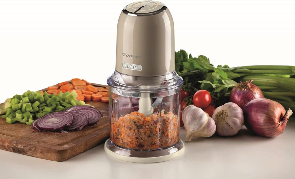 Ariete Vintage 438, Retro Elektrischer Gemüse- Und Ice-Crusher Mit 2 Geschwindigkeitsstufen, 4 Edelstahlklingen, Rutschfesten Standüßen, 600 Ml Fassungsvermögen, 400W, Beżowy Matka i Dziecko Naty Shop