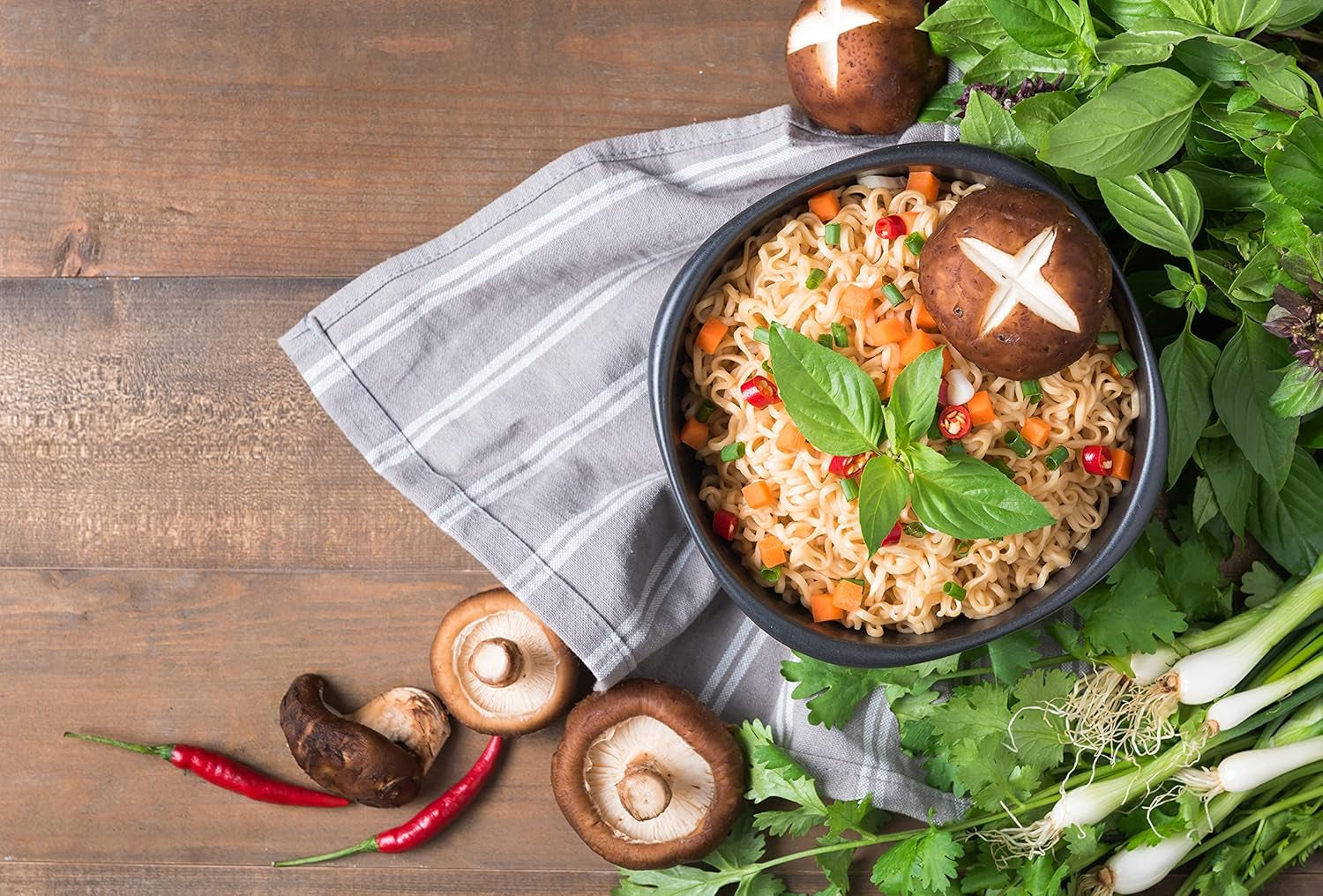 MAMA - Makaron błyskawiczny z warzywami - (1 x 60g)