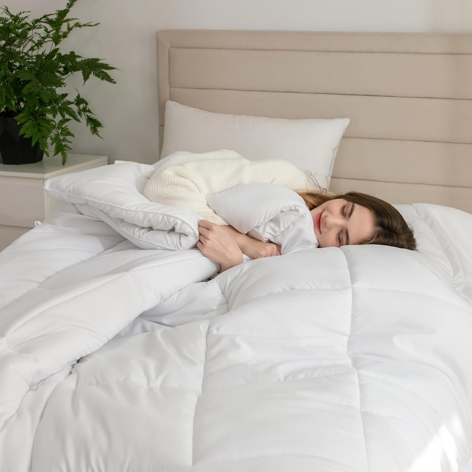 Good Nite Zimowa kołdra 200X200 cm 460 g/m² Ciepła kołdra na zimową pościel Kołdra wypełniona poliestrem Biały koc do spania z mikrofibry 200 x 200 cm Kołdry i kołdry Naty Shop