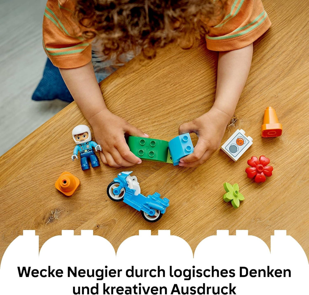 LEGO DUPLO Blaues Polizeimotorrad - Lernspielzeug zur Förderung der Motorik für Kleinkinder - inkl. Motorrad, Polizisten Figur und Verkehrsampel - Geschenk für Jungen und Mädchen ab 2 Jahren - 10471