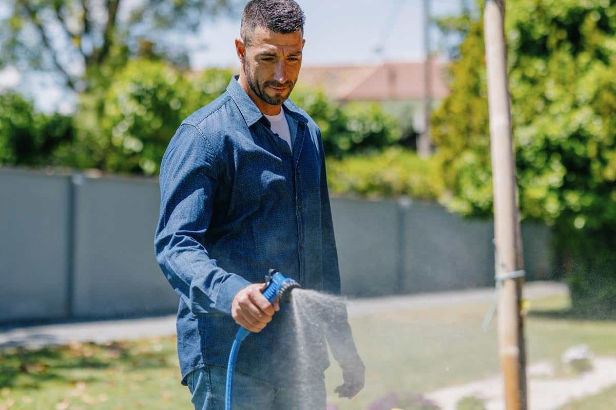 Goodyear – furtun de grădină extensibil de 30 m, flexibil, fără răsucire și ușor, cu trei straturi din latex și material textil de înaltă densitate, cuplaje rapide de ½" și ¾" + pistol de pulverizare cu 7 funcții