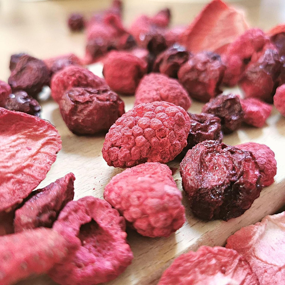 Freeze Dried Fruit Red Fruit Mix | XL 300g Freeze Dried Strawberries Raspberries Sour Cherries Dried Fruit Mix | Freeze Dried Fruit Strawberry Raspberry Sour Cherry | ZingyZoo Produse deshidratate Naty Shop