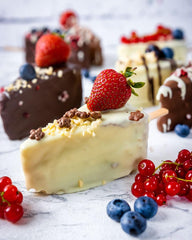 RUF Cake Glaze Bourbon Vanilla, 100g într-o pungă, rezistent la microunde, pentru glazurarea și decorarea biscuiților, brioșelor și prăjiturilor, fără gluten Pasta de zahar Naty Shop